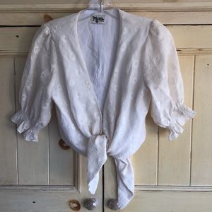 Show Me Your MuMu 3/4 Sleeve Daisy Print Front Tie Cropped Top.  GUC.